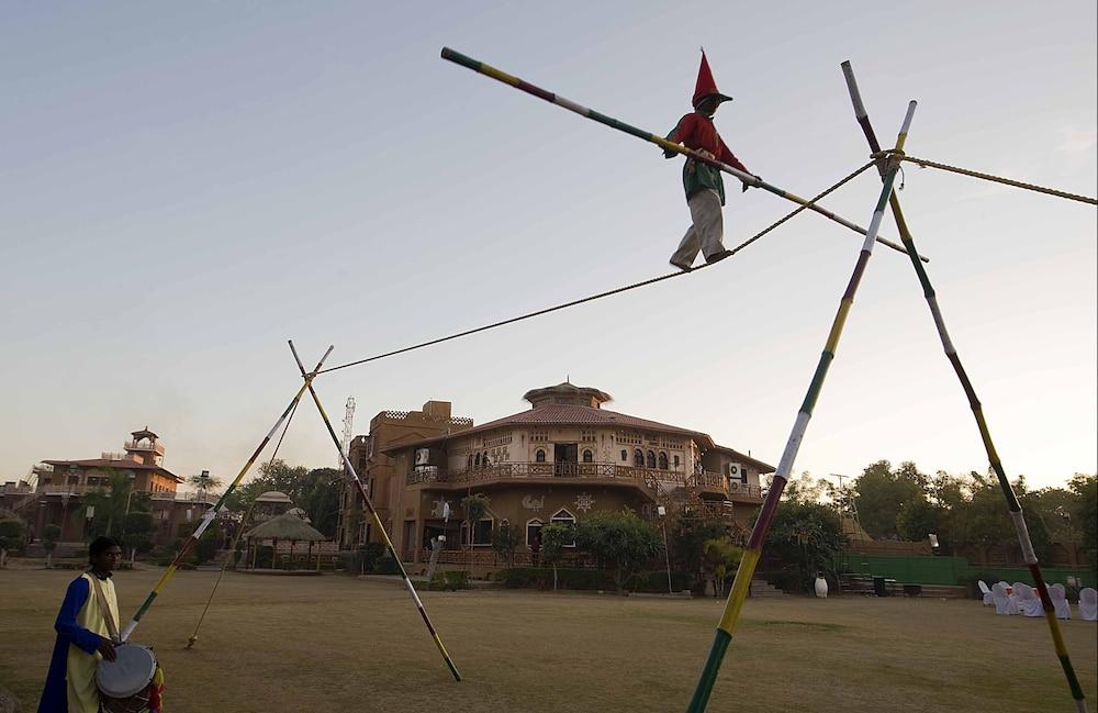 Nirali Dhani Ethnic Heritage Hotel And Resort Dzsódhpur Kültér fotó