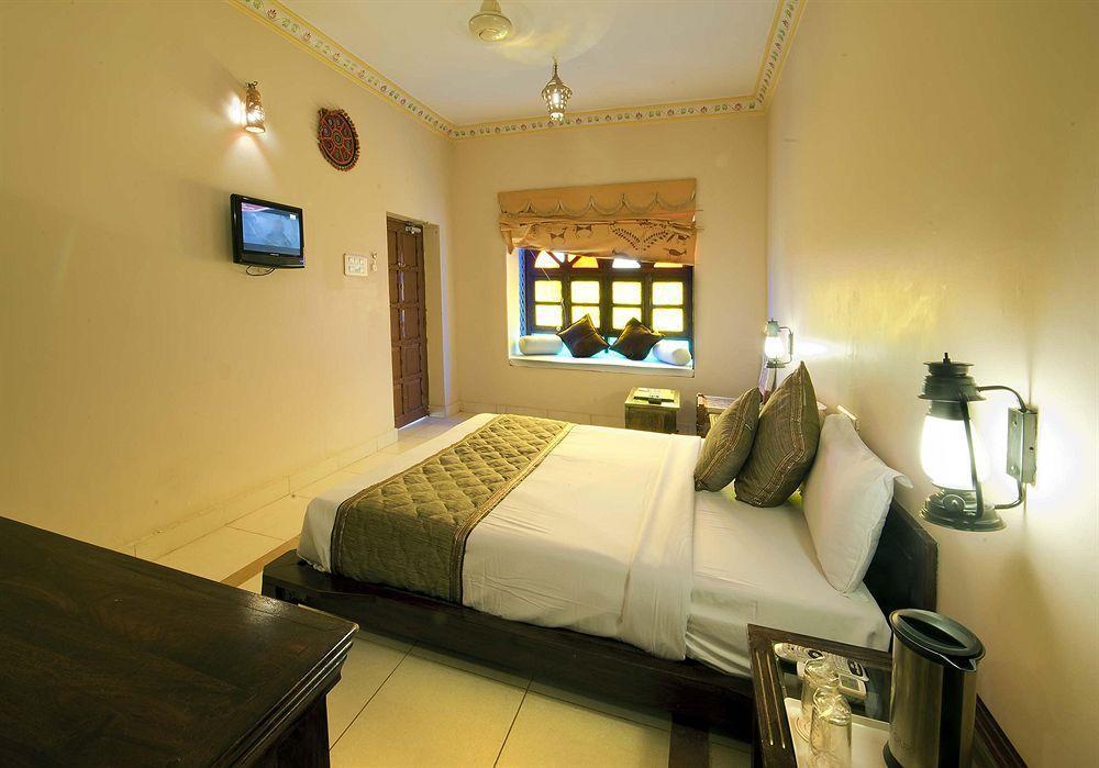 Nirali Dhani Ethnic Heritage Hotel And Resort Dzsódhpur Kültér fotó