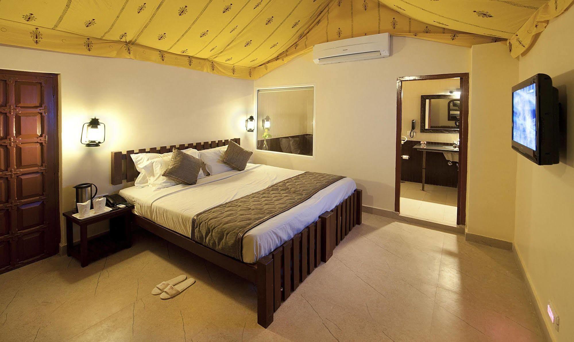 Nirali Dhani Ethnic Heritage Hotel And Resort Dzsódhpur Kültér fotó