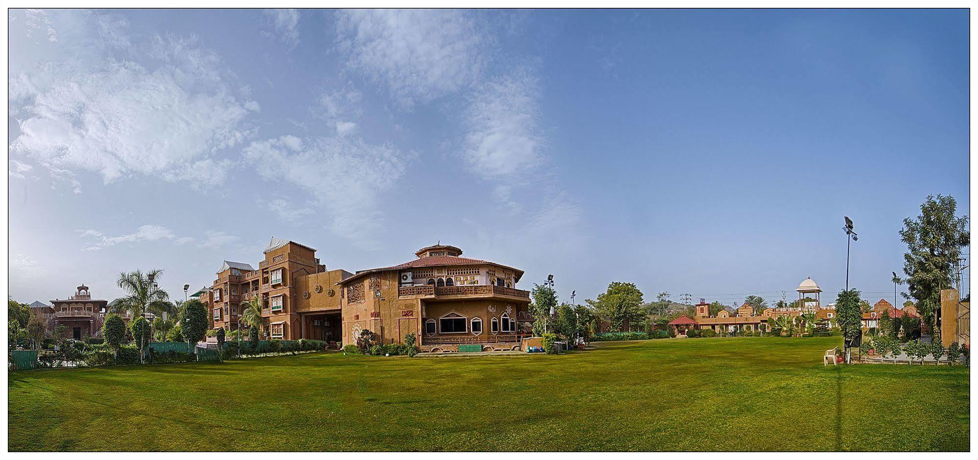 Nirali Dhani Ethnic Heritage Hotel And Resort Dzsódhpur Kültér fotó