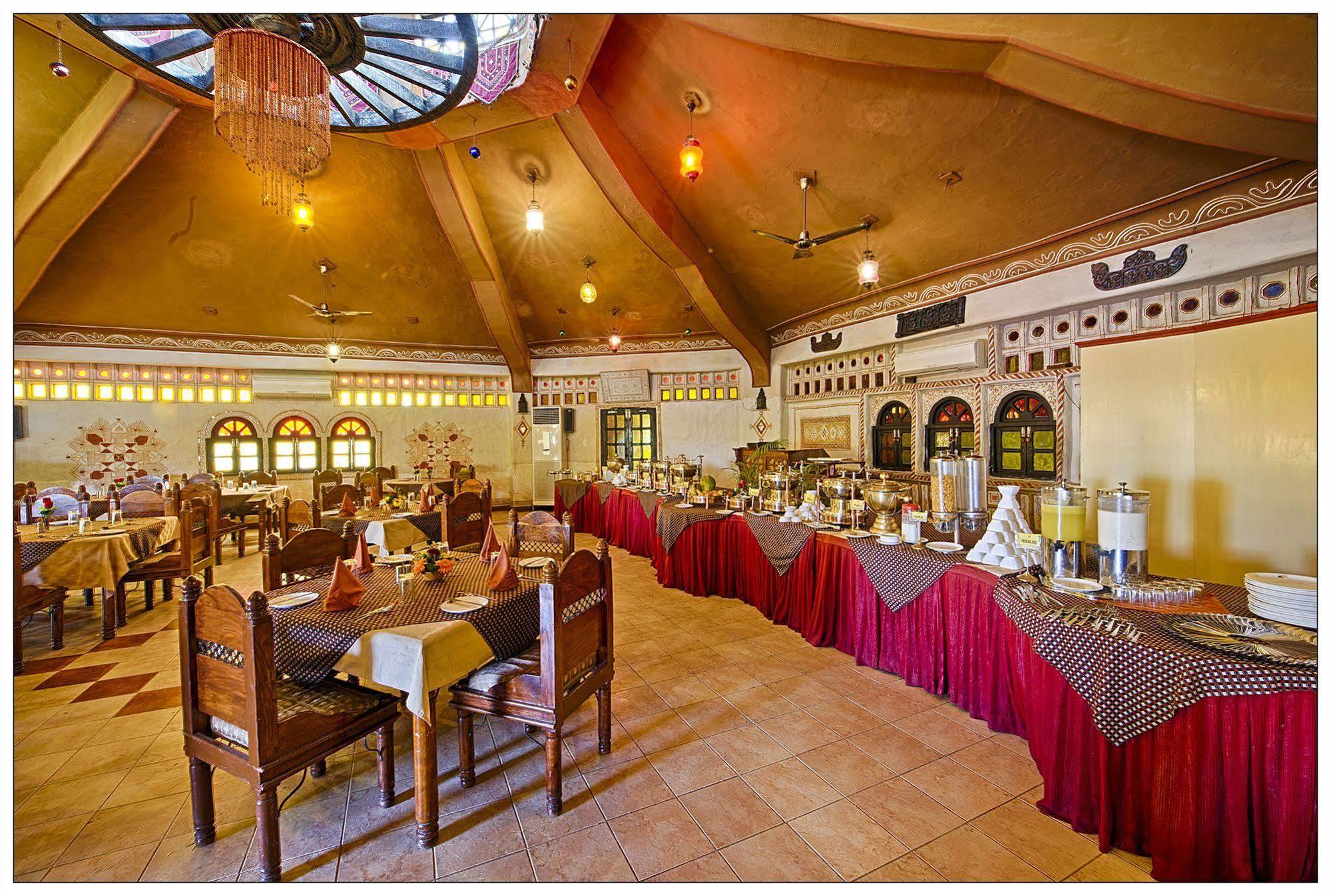 Nirali Dhani Ethnic Heritage Hotel And Resort Dzsódhpur Kültér fotó